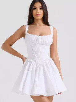 Robe Fleurie Courte Plissée Cintrée À Lacets Bretelles Élégant Automne
