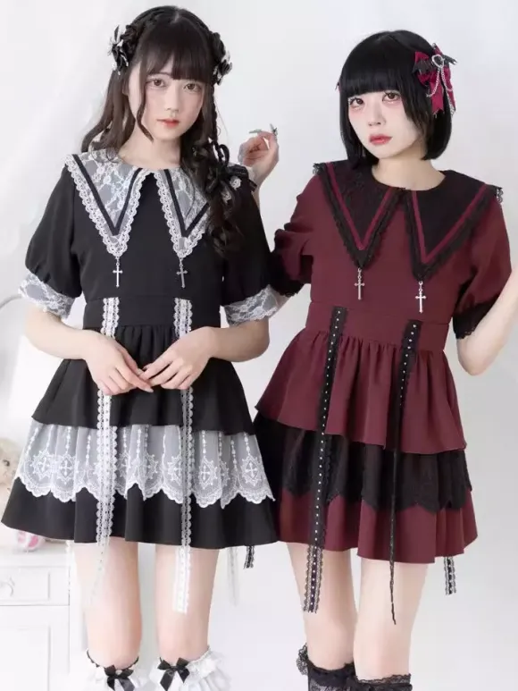 Robe gothique Lolita de style japonais en dentelle épissée col marin manches courtes coupe ajustée