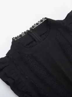 Robe gothique Lolita noire en dentelle à volants