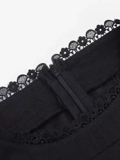Robe gothique Lolita noire en dentelle à volants