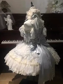 Robe Hime Lolita bleu ciel clair JSK à n艙ud papillon dentelle et volants style Sweet Lolita