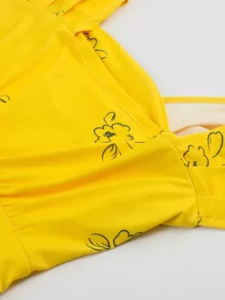 Robe jaune décontractée mi-longue à manches courtes et imprimé floral col carré manches courtes style midi.