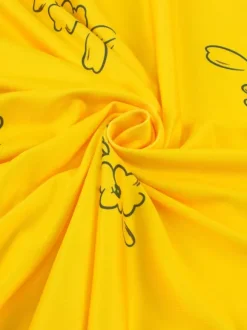 Robe jaune décontractée mi-longue à manches courtes et imprimé floral col carré manches courtes style midi.