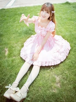 Robe Lolita classique en couches volants Lolita Robe manches courtes Lolita Op robe ornées de boucles Déguisements Halloween