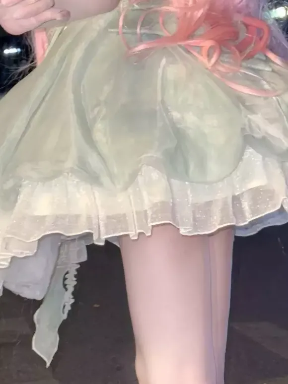 Robe Lolita douce sans manches à fleurs ras du cou vert clair avec traîne