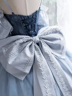 Robe Lolita féerique à bretelles spaghetti corset dos nu robe Lolita longue en dentelle