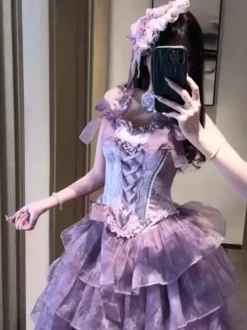 Robe Lolita féerique violette et noire à volants corset en dentelle avec n艙ud et bandage