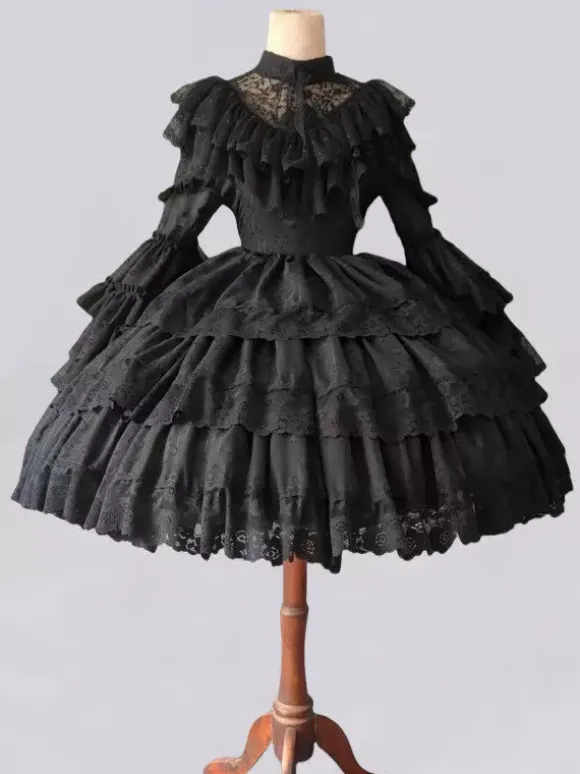 Robe Lolita gothique blanche style petite sorcière manches longues une pièce à volants.