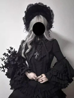 Robe Lolita gothique noire à volants manches trompette manches longues robe Lolita à volants