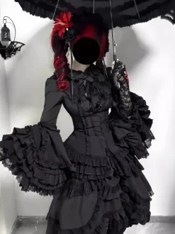 Robe Lolita gothique noire à volants manches trompette manches longues robe Lolita à volants