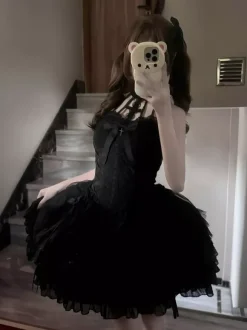 Robe Lolita noire gothique à volants et à plusieurs couches dos nu