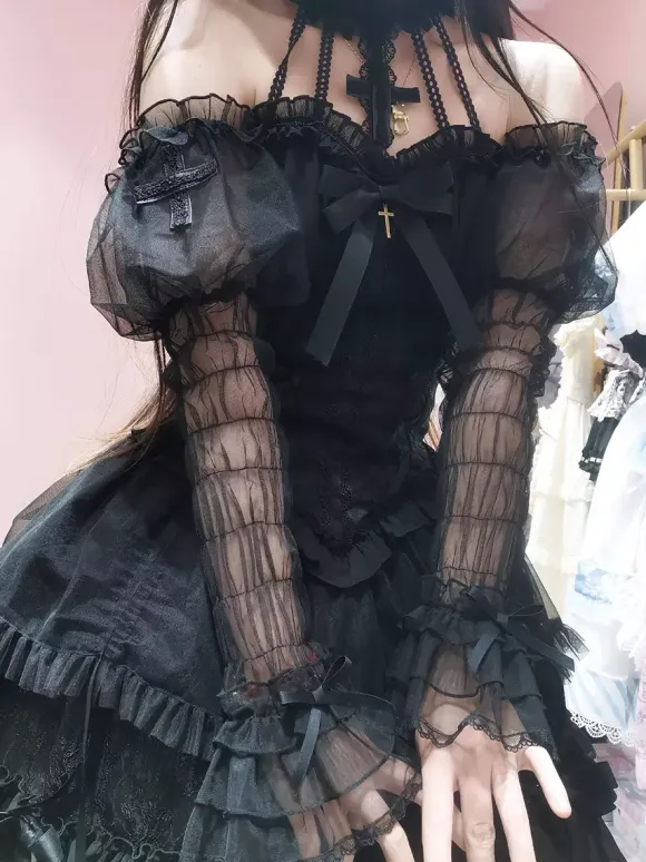 Robe Lolita noire gothique à volants et à plusieurs couches dos nu