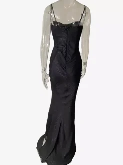 Robe longue à bretelles fines et col bénitier motif animal coupe sirène collection femme 2026