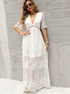 Robe longue bohème en dentelle blanche pour femme - Robe longue transparente à manches courtes et col en V - Tenue d'été pour la plage les mariages et les vacances 2026