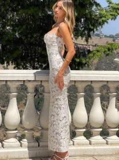 Robe longue de soirée blanche à bretelles col en dentelle sans manches dos nu chic et semi-formelle