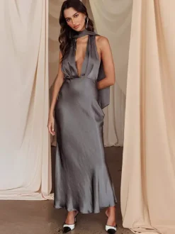 Robe longue dos nu en satin pour femme - Élégante robe sirène dos nu à décolleté plongeant et foulard - Invitée à un mariage d'été 2026