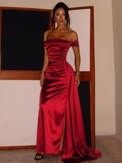Robe longue en satin à épaules dénudées pour femme - Robe élégante rouge bordeaux à fente haute et fronces - Tenue idéale pour les invités aux mariages de printemps 2026
