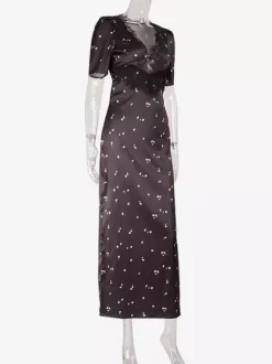 Robe longue en satin et dentelle patchwork pour femme - Imprimé floral noir col en V manches courtes coupe ajustée - Idéale pour les soirées d'été 2026