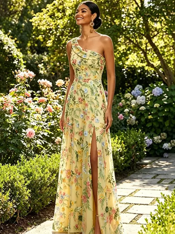 Robe longue en tulle brodée de fleurs asymétrique col drapé fente haute idéale pour une invitée de mariage ou une soirée de gala.