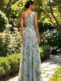 Robe longue en tulle brodée de fleurs asymétrique col drapé fente haute idéale pour une invitée de mariage ou une soirée de gala.