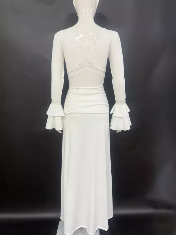 Robe longue maxi à col en V et bordure en dentelle pour femme - Robe moulante blanche bohème à manches longues et poignets trompette - Idéale pour un mariage printanier à la plage (2026)