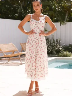 Robe longue sans manches à imprimé floral et bordure en dentelle pour l'été 2026