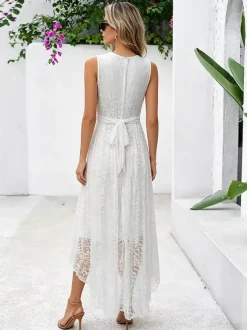 Robe longue sans manches à col rond et taille naturelle en dentelle élégante blanche