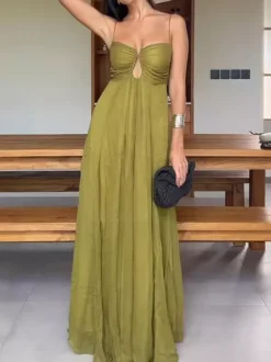 Robe longue sexy à découpes pour femme - Robe d'été bohème fluide à bretelles spaghetti et buste froncé - Idéale pour les vacances d'été à la plage 2026