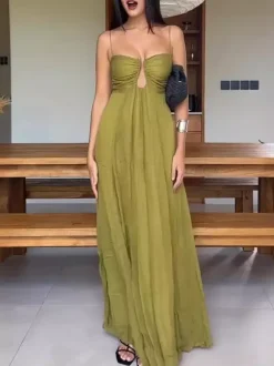Robe longue sexy à découpes pour femme - Robe d'été bohème fluide à bretelles spaghetti et buste froncé - Idéale pour les vacances d'été à la plage 2026
