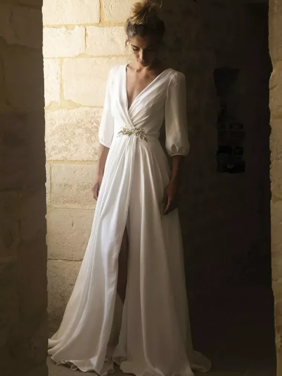 Robe mariée trapèze col V demi-manche longueur au sol dos en V nu jupe fendue robe de mariage