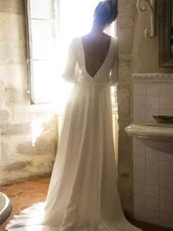 Robe mariée trapèze col V demi-manche longueur au sol dos en V nu jupe fendue robe de mariage