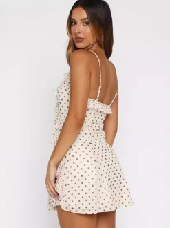 Robe mini à pois crème et volants pour femme style chic d'été
