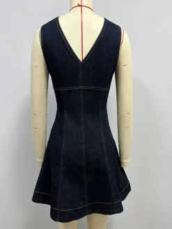 Robe mini en jean sans manches pour femme - Robe d'été bleu foncé style western avec fermeture éclair sur le devant et coupe ajustée - Festival de musique d'été 2026