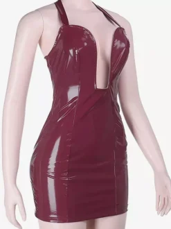 Robe mini femme en similicuir rouge foncé - Robe moulante sexy à décolleté plongeant et dos nu - Style rebelle pour vos soirées d'été 2026