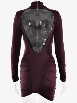 Robe mini moulante dos nu à col montant froncé style moderne collection femme 2026