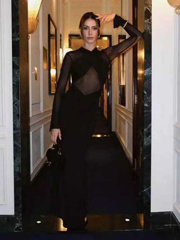 Robe moulante maxi à manches longues découpes et fronces en maille croisée sur le devant pour femme 2026