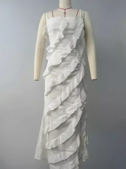 Robe moulante maxi orange sexy à bretelles spaghetti dos croisé volants et fente haute idéale pour une soirée en amoureux