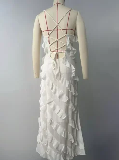 Robe moulante maxi orange sexy à bretelles spaghetti dos croisé volants et fente haute idéale pour une soirée en amoureux