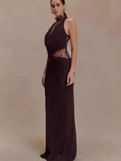 Robe moulante maxi sans manches à col montant empiècements en dentelle et découpes pour femme 2026