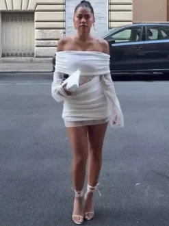 Robe moulante mini à épaules dénudées manches longues et froncée en dentelle pour femme 2026