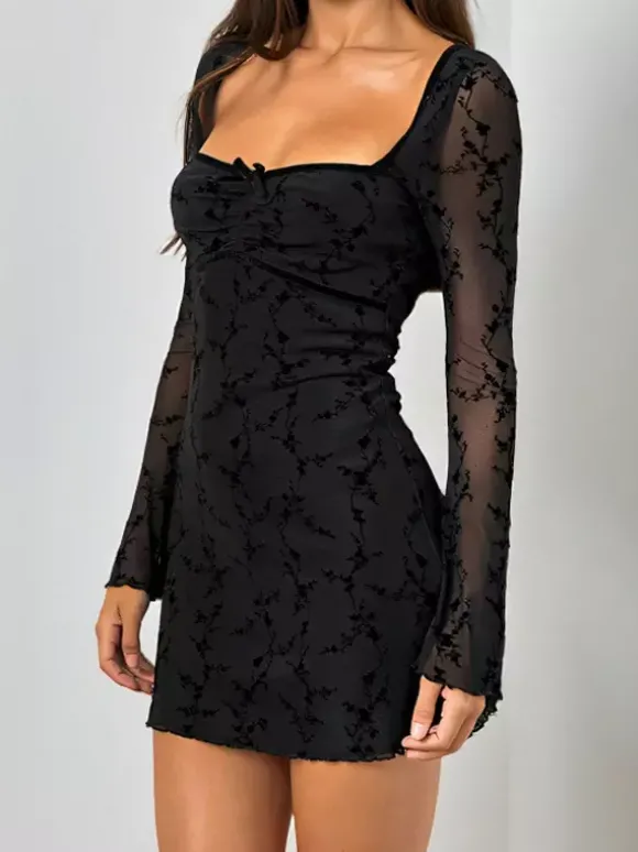 Robe moulante mini en dentelle florale vintage pour femme - Sexy transparente manches longues col carré - Esthétique Coquette idéale pour un rendez-vous printanier 2026