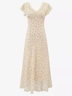 Robe noire de tous les jours en dentelle à manches courtes col montant et taille haute.