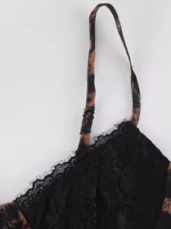 Robe nuisette courte imprimée léopard pour femme - Débardeur en dentelle marron style années 2000 coupe évasée - Idéale pour les soirées d'été en club (édition 2026)
