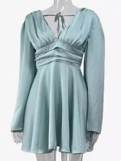 Robe patineuse en satin à col en V profond et manches longues en cloche plissée mini robe trapèze sexy pour femmes 2026