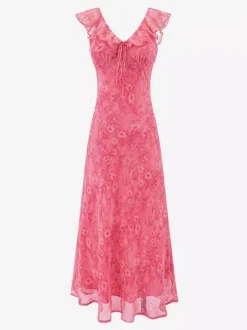 Robe rouge sans manches à col en V et taille haute ornée de volants idéale au quotidien.