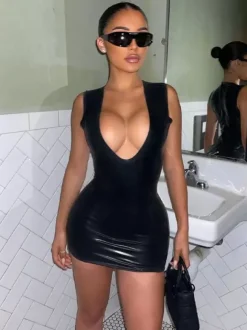 Robe Sexy Moulante en Cuir Synthétique Verni avec Bretelles à Col Décolleté en V Coupe Cintrée Unicolore
