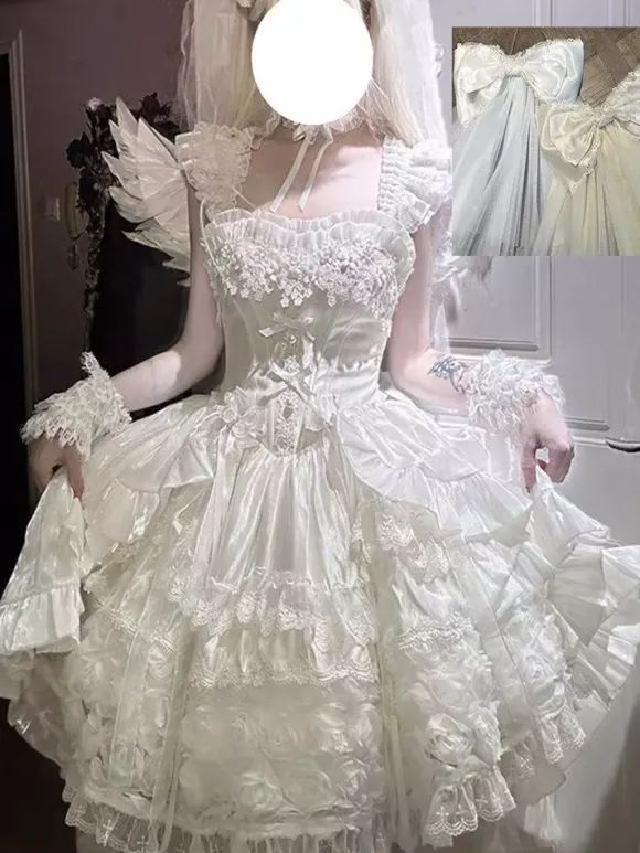 Robe Sweet Lolita en polyester sans manches à lacets et volants multiples couleur champagne.
