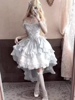 Robe Sweet Lolita en polyester sans manches à lacets et volants multiples couleur champagne.