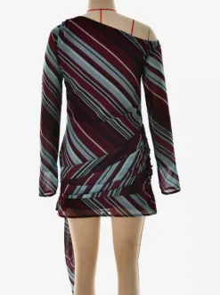 Robe violette chic à manches longues et une épaule pour femme idéale au quotidien.