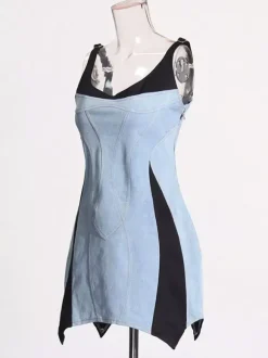 Robe bleue mini sans manches à col rond et taille haute idéale pour tous les jours.